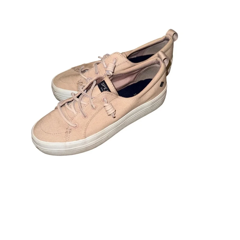 Sperry crest vibe